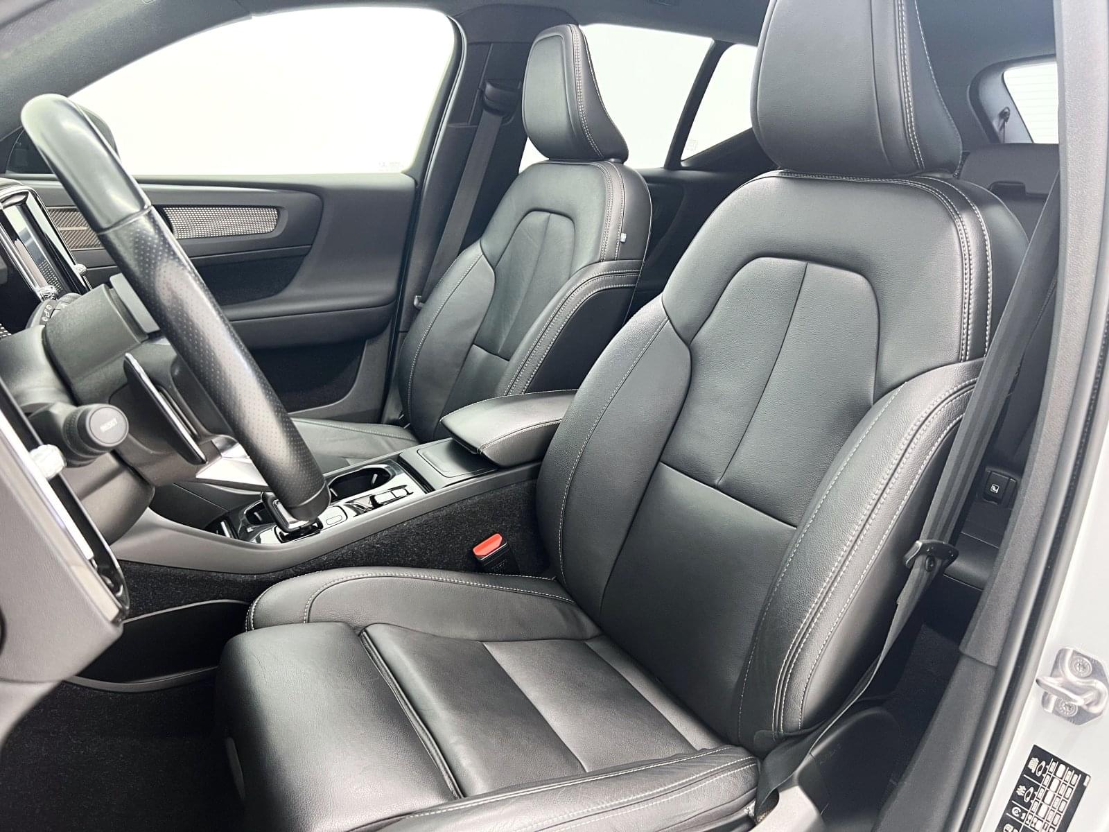 VOLVO XC40 R Design D3 150CV AT8 27 