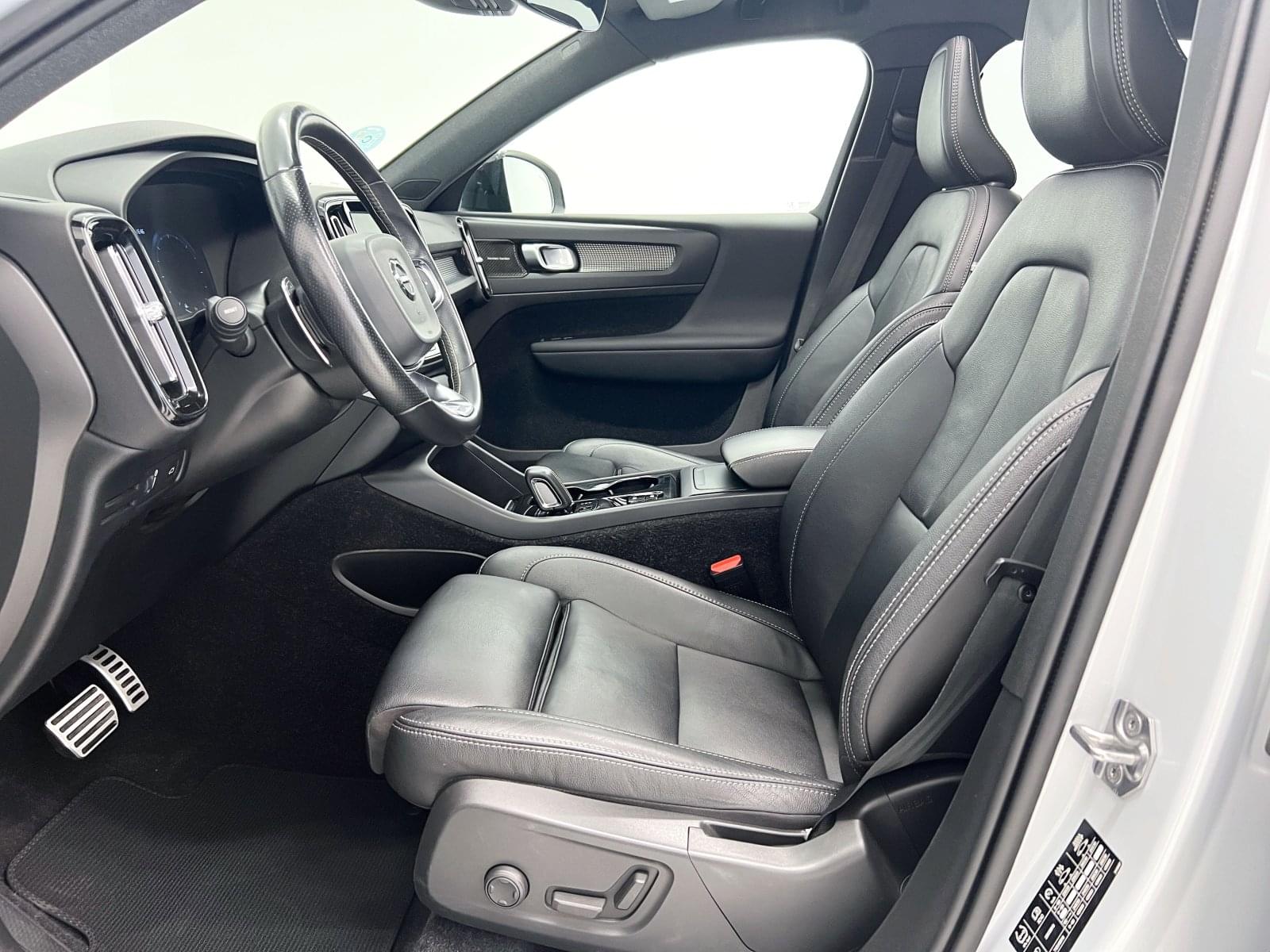 VOLVO XC40 R Design D3 150CV AT8 29 
