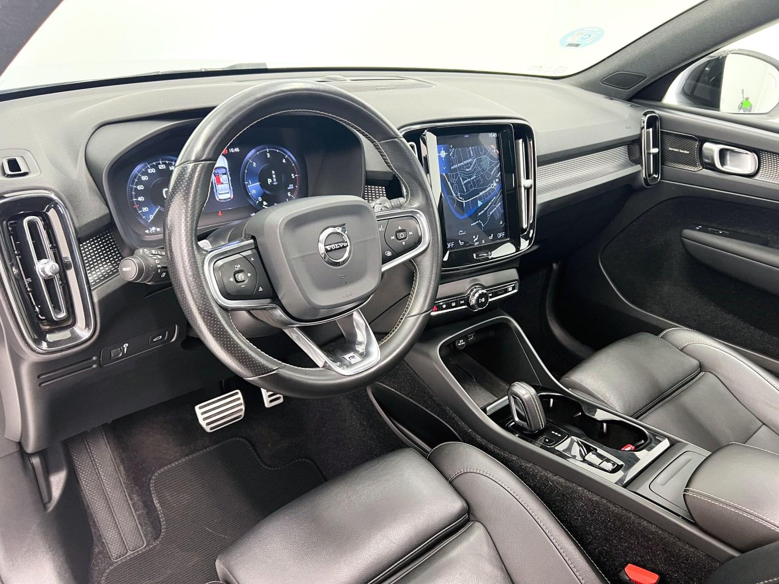 VOLVO XC40 R Design D3 150CV AT8 31 