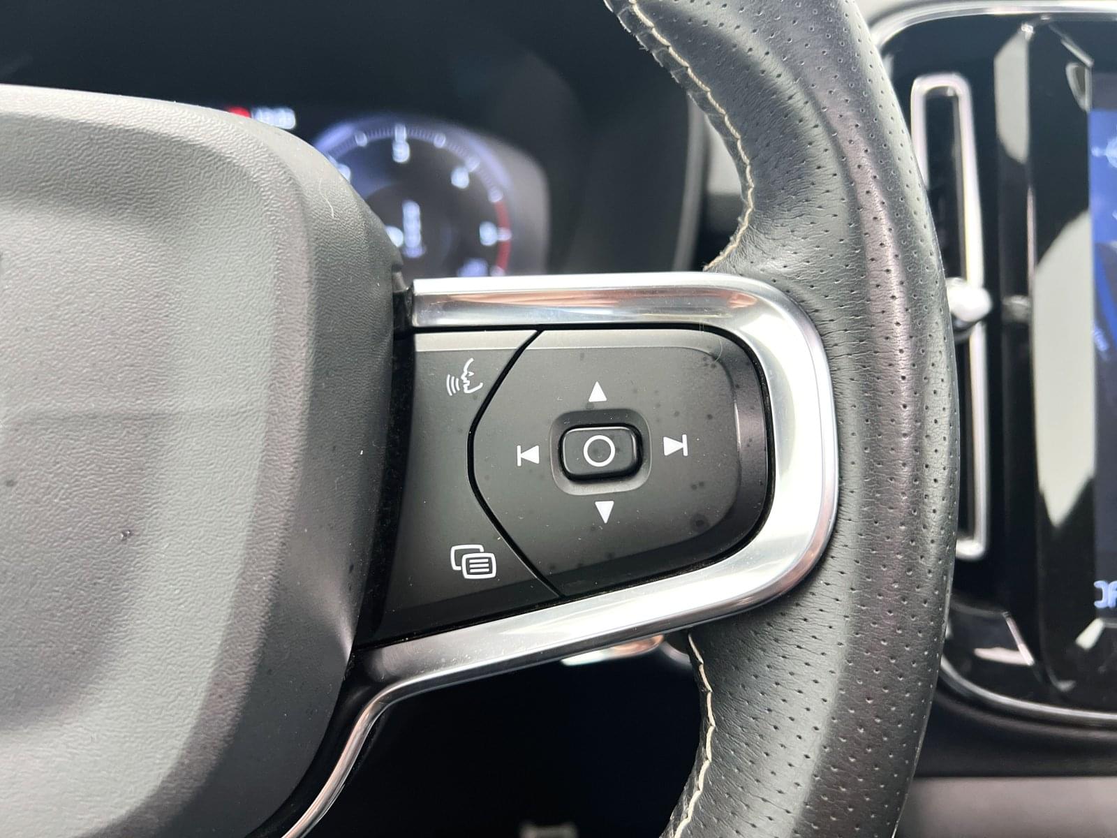 VOLVO XC40 R Design D3 150CV AT8 35 