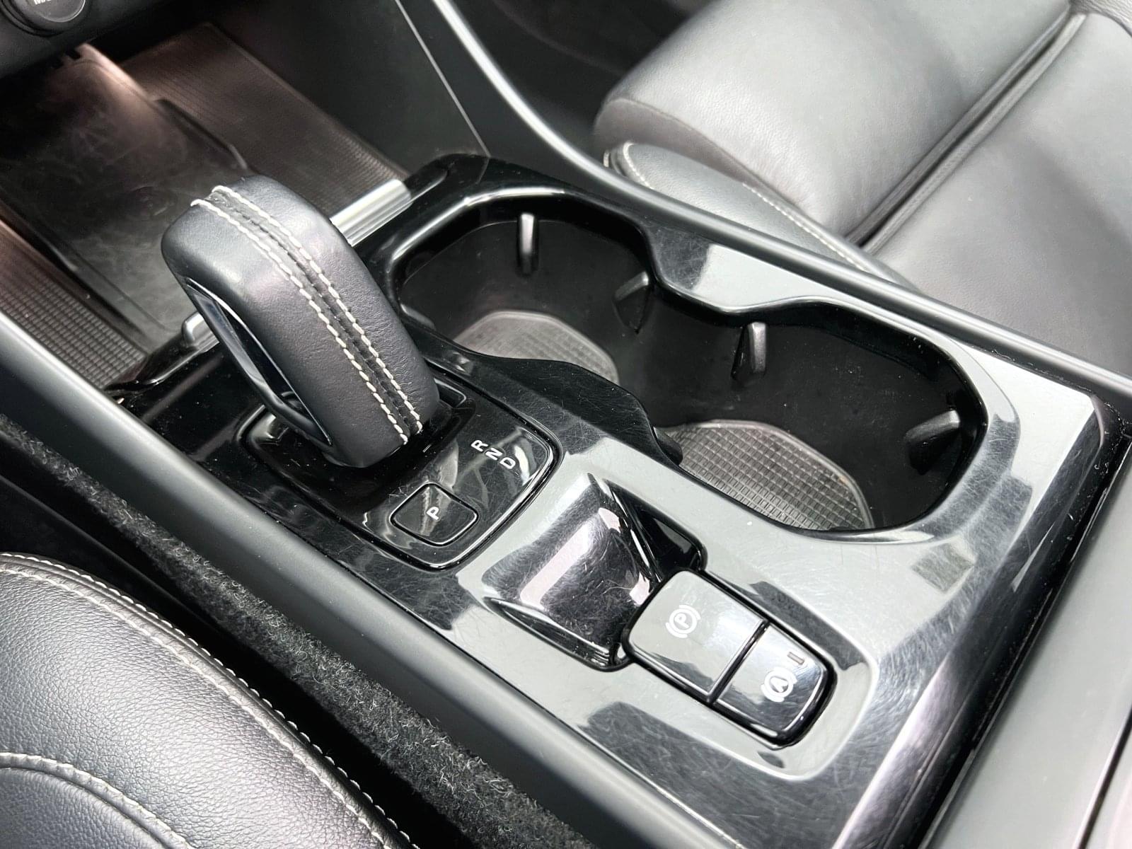 VOLVO XC40 R Design D3 150CV AT8 42 
