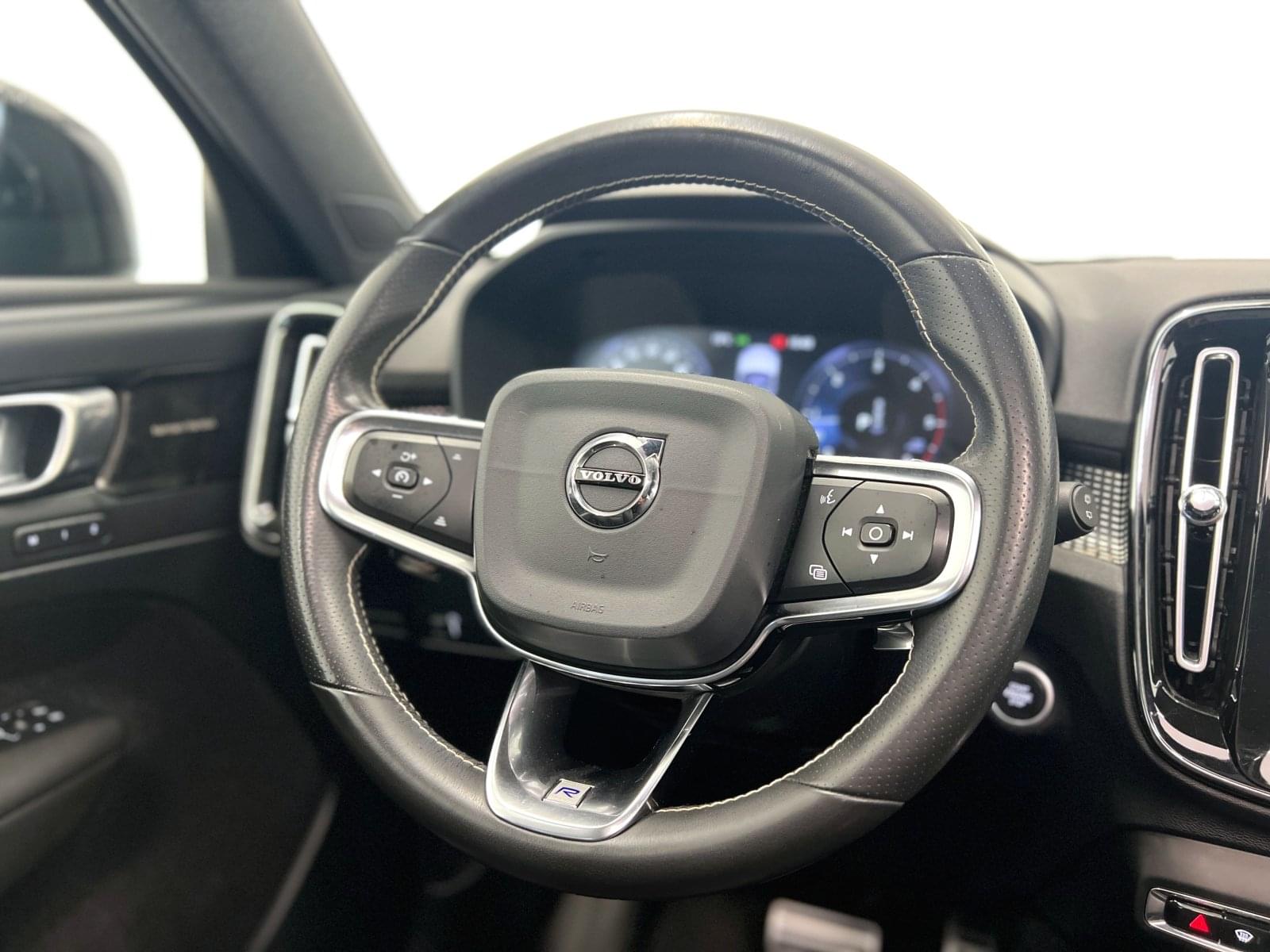 VOLVO XC40 R Design D3 150CV AT8 33 