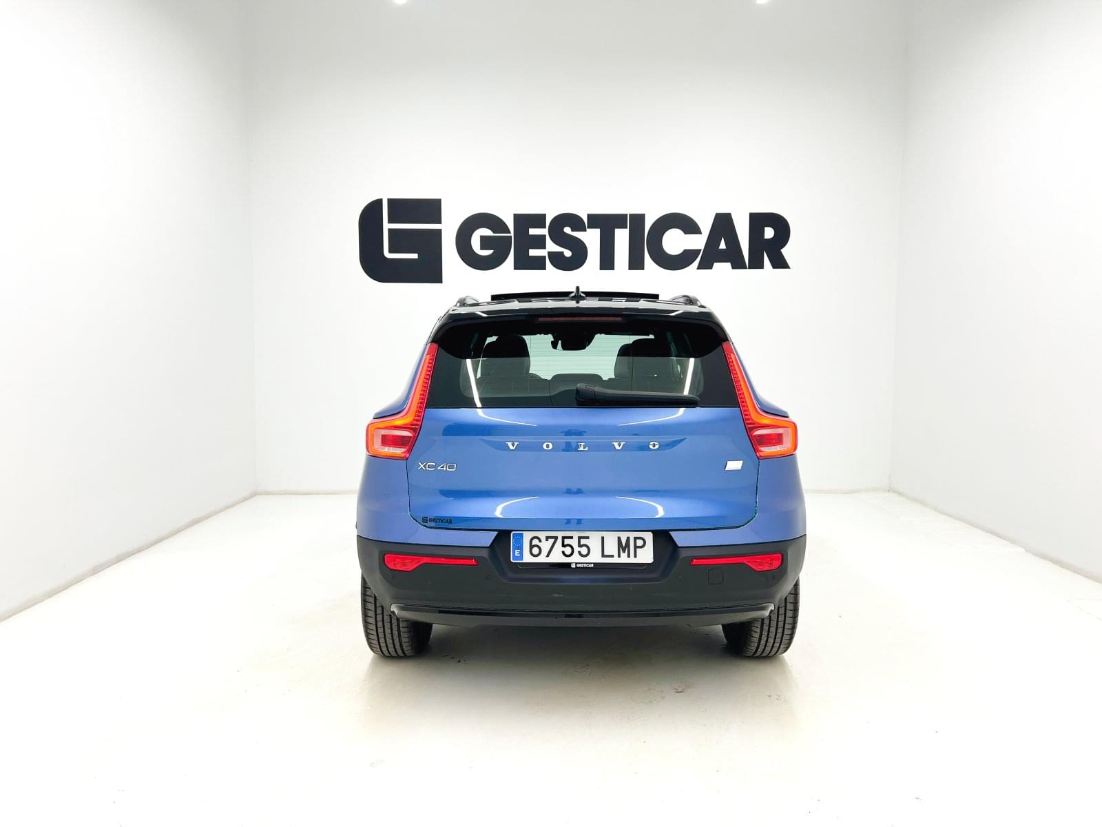 VOLVO XC40 1.5 T5 TWIN RECHARGE R-DESIGN AUTO 12 