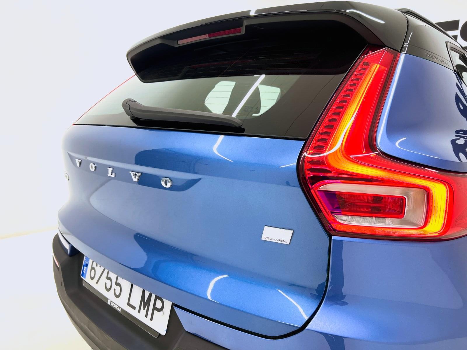 VOLVO XC40 1.5 T5 TWIN RECHARGE R-DESIGN AUTO 17 