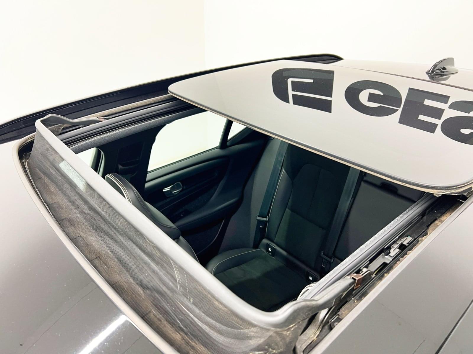 VOLVO XC40 1.5 T5 TWIN RECHARGE R-DESIGN AUTO 9 