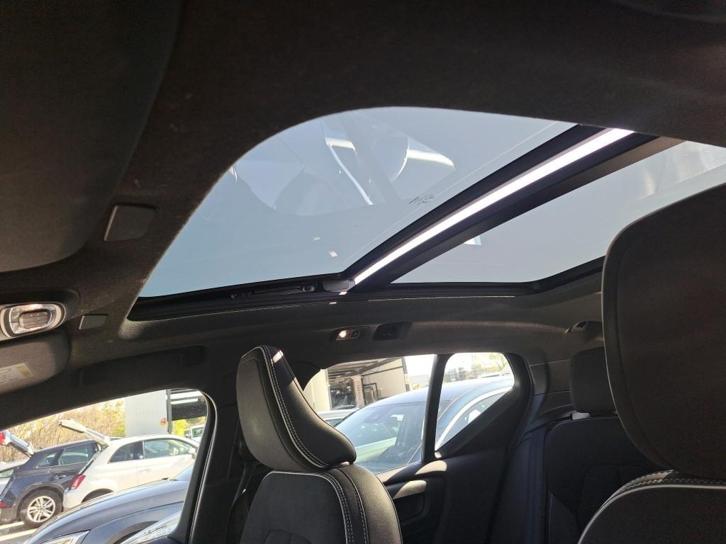 VOLVO XC40 1.5 T5 TWIN RECHARGE R-DESIGN AUTO 7 