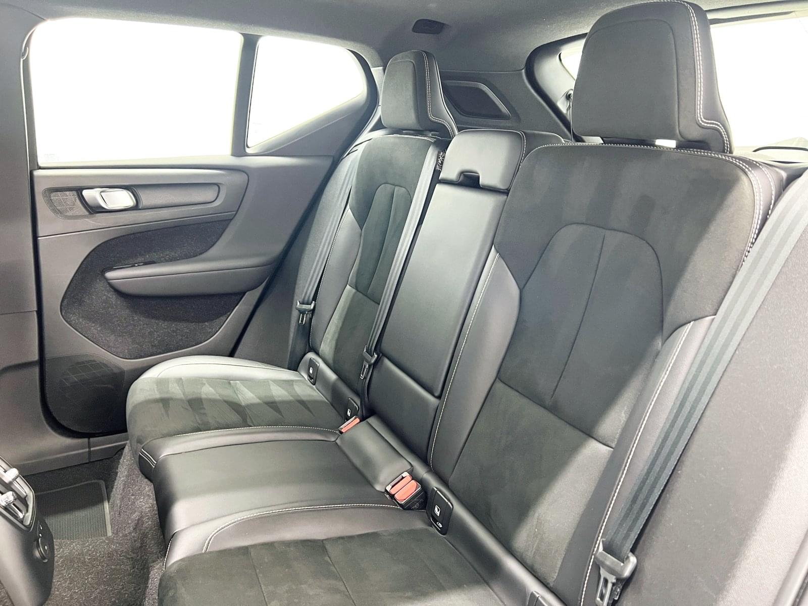 VOLVO XC40 1.5 T5 TWIN RECHARGE R-DESIGN AUTO 46 