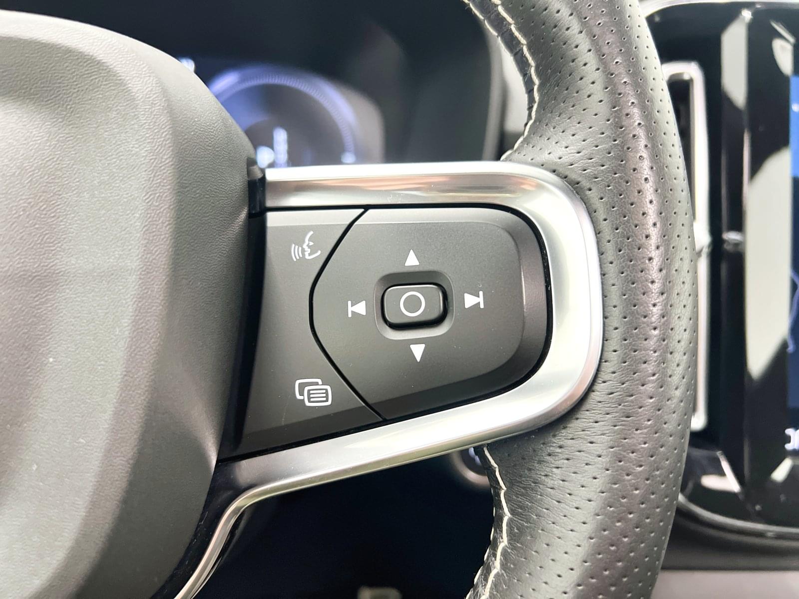 VOLVO XC40 1.5 T5 TWIN RECHARGE R-DESIGN AUTO 33 