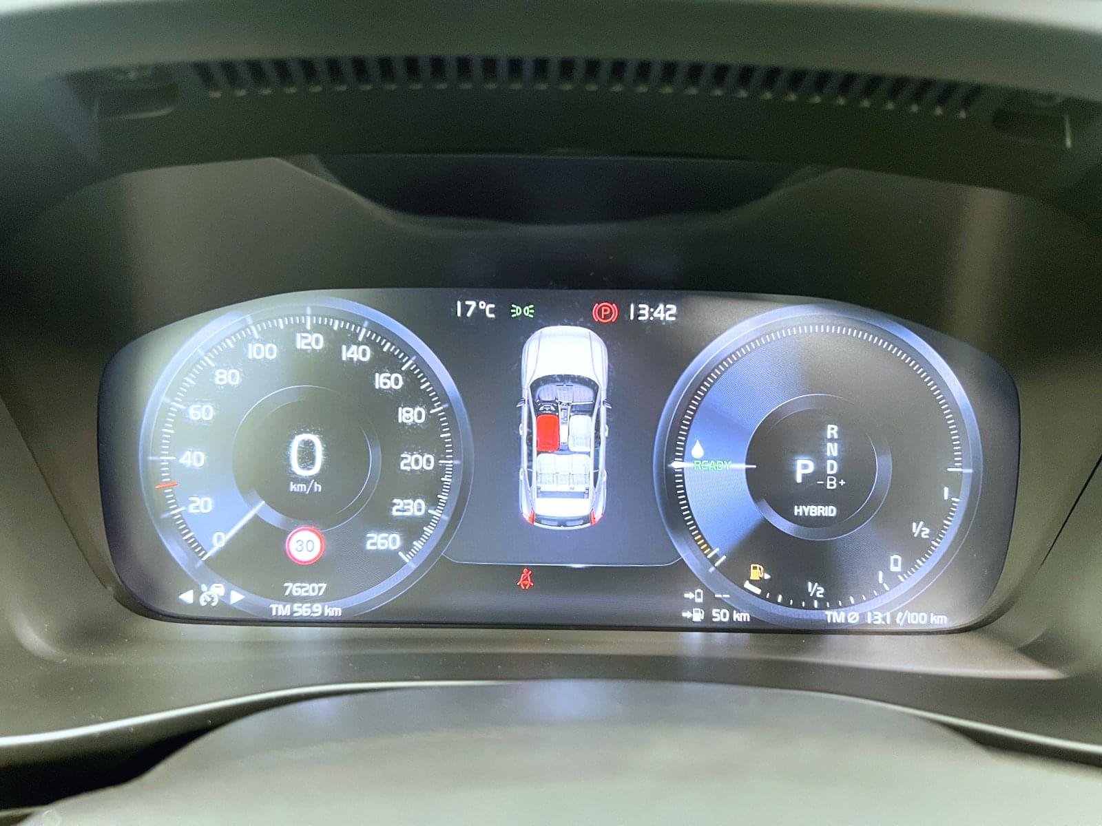 VOLVO XC40 1.5 T5 TWIN RECHARGE R-DESIGN AUTO 34 