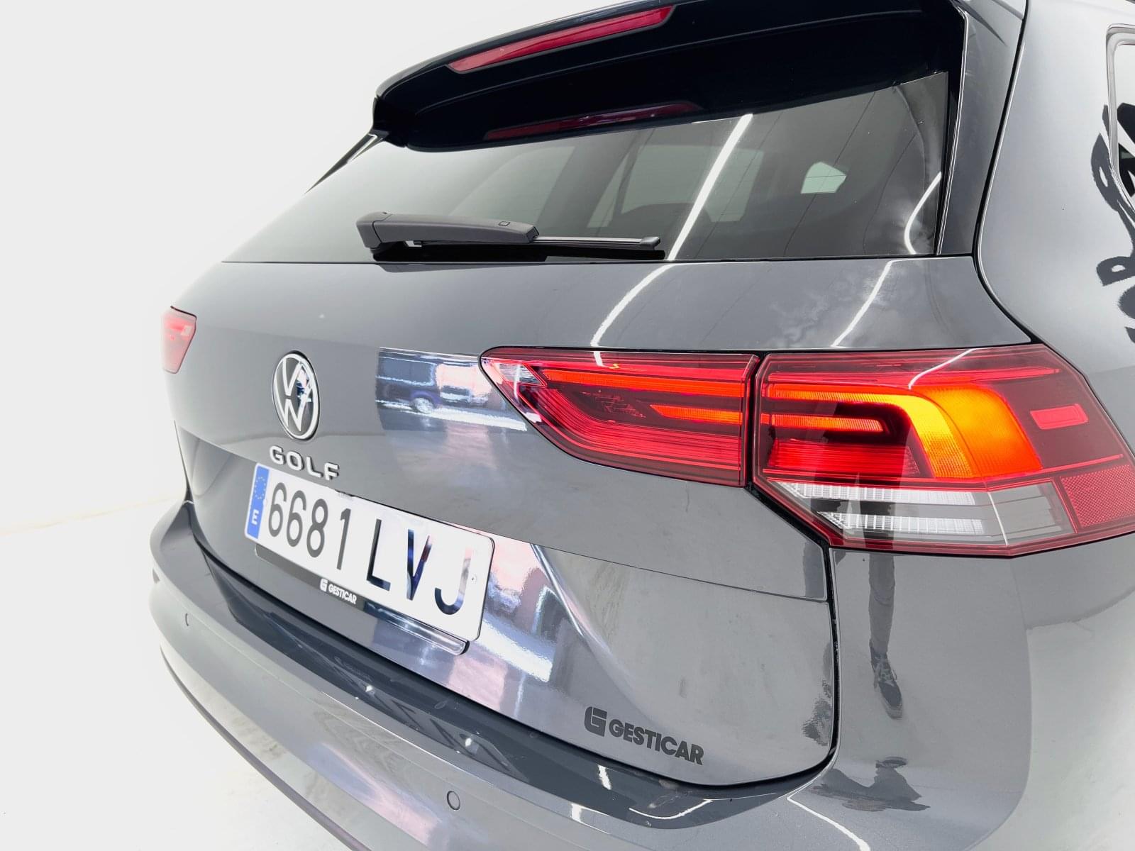 VOLKSWAGEN GOLF VARIANT LIFE 2.0 TDI  115CV DSG7 16 