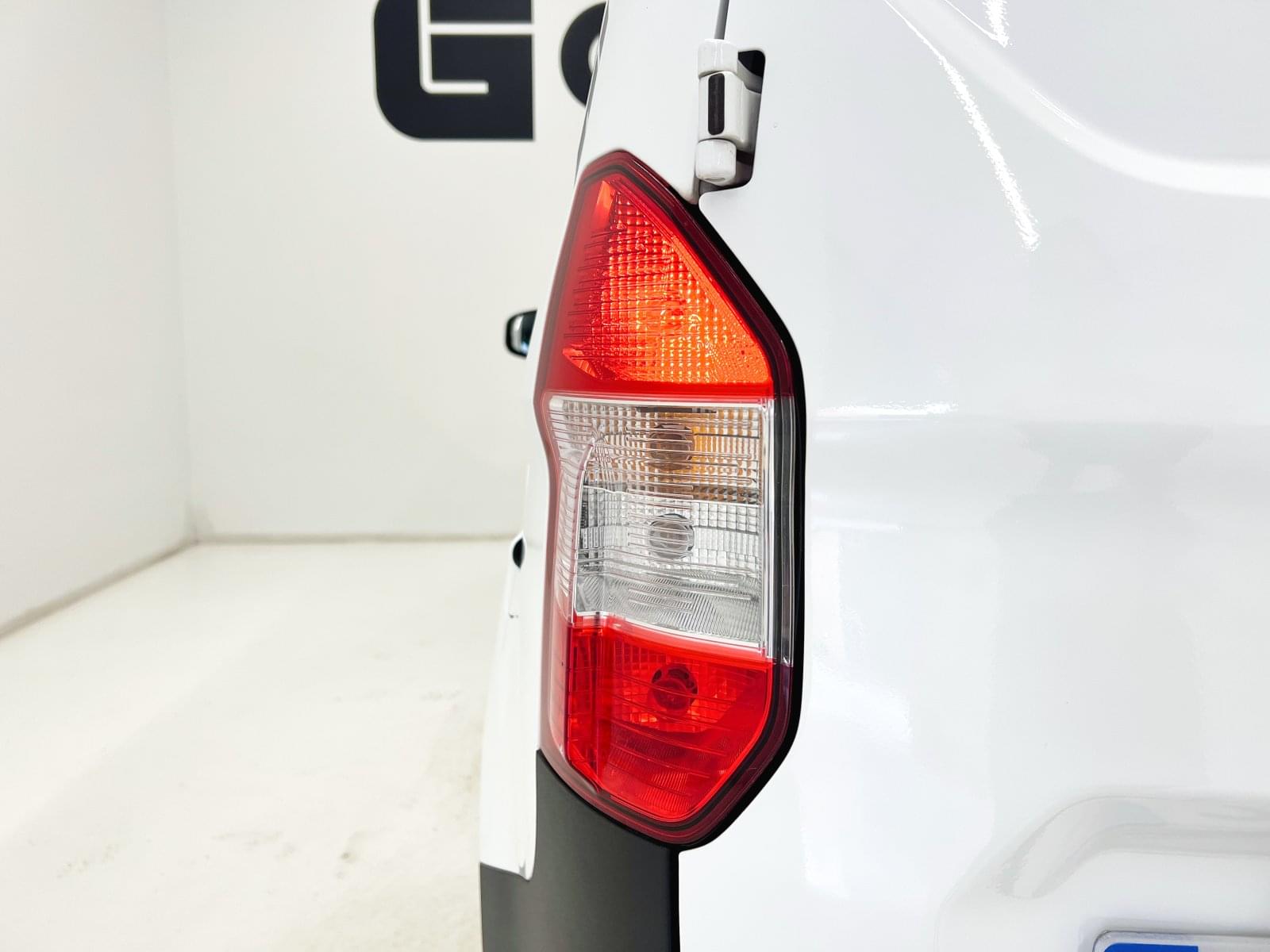 FORD TRANSIT COURIER VAN 1.5 TDCI 56KW TREND 10 
