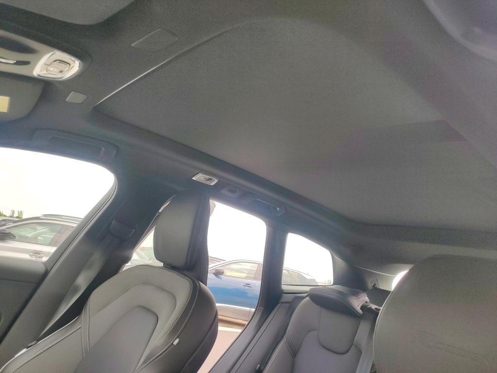 VOLVO XC60 R DESIGN AWD 2.0 B5 D 235CV 7 