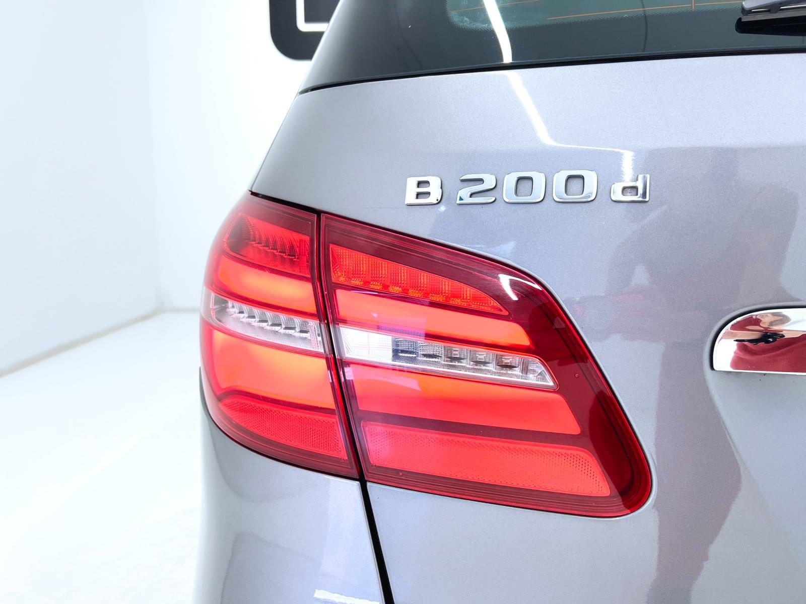 MERCEDES CLASE B 200D 136CV AMG 11 