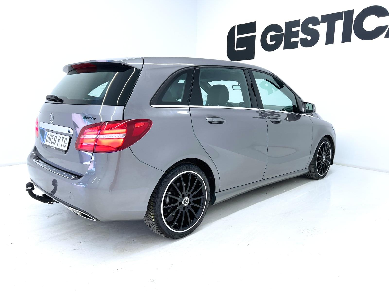 MERCEDES CLASE B 200D 136CV AMG 19 