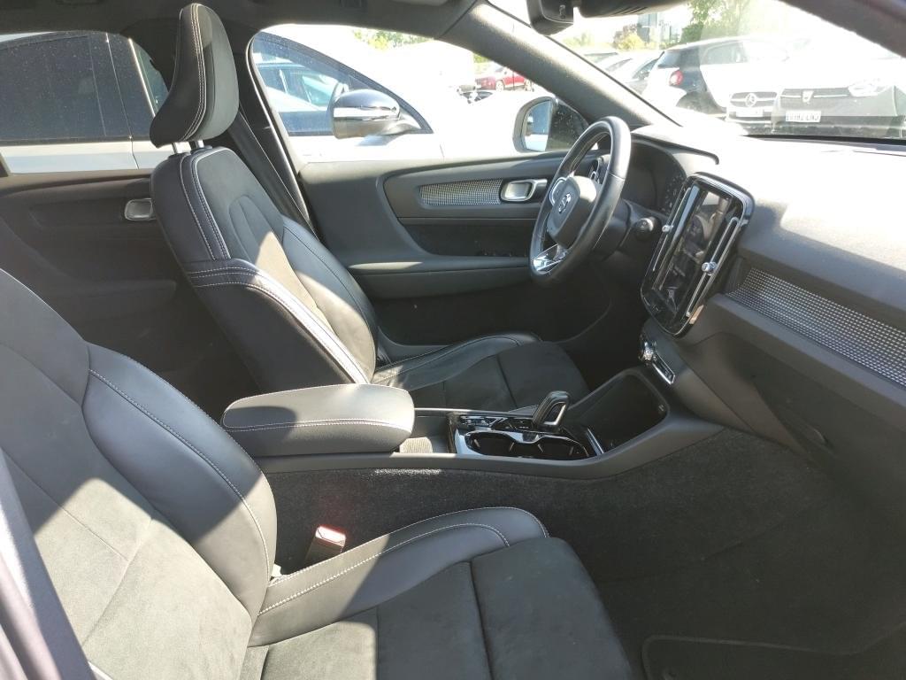 VOLVO XC40 1.5 T5 Twin Recharge R-Design Auto 8 