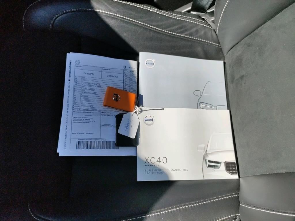 VOLVO XC40 1.5 T5 Twin Recharge R-Design Auto 11 