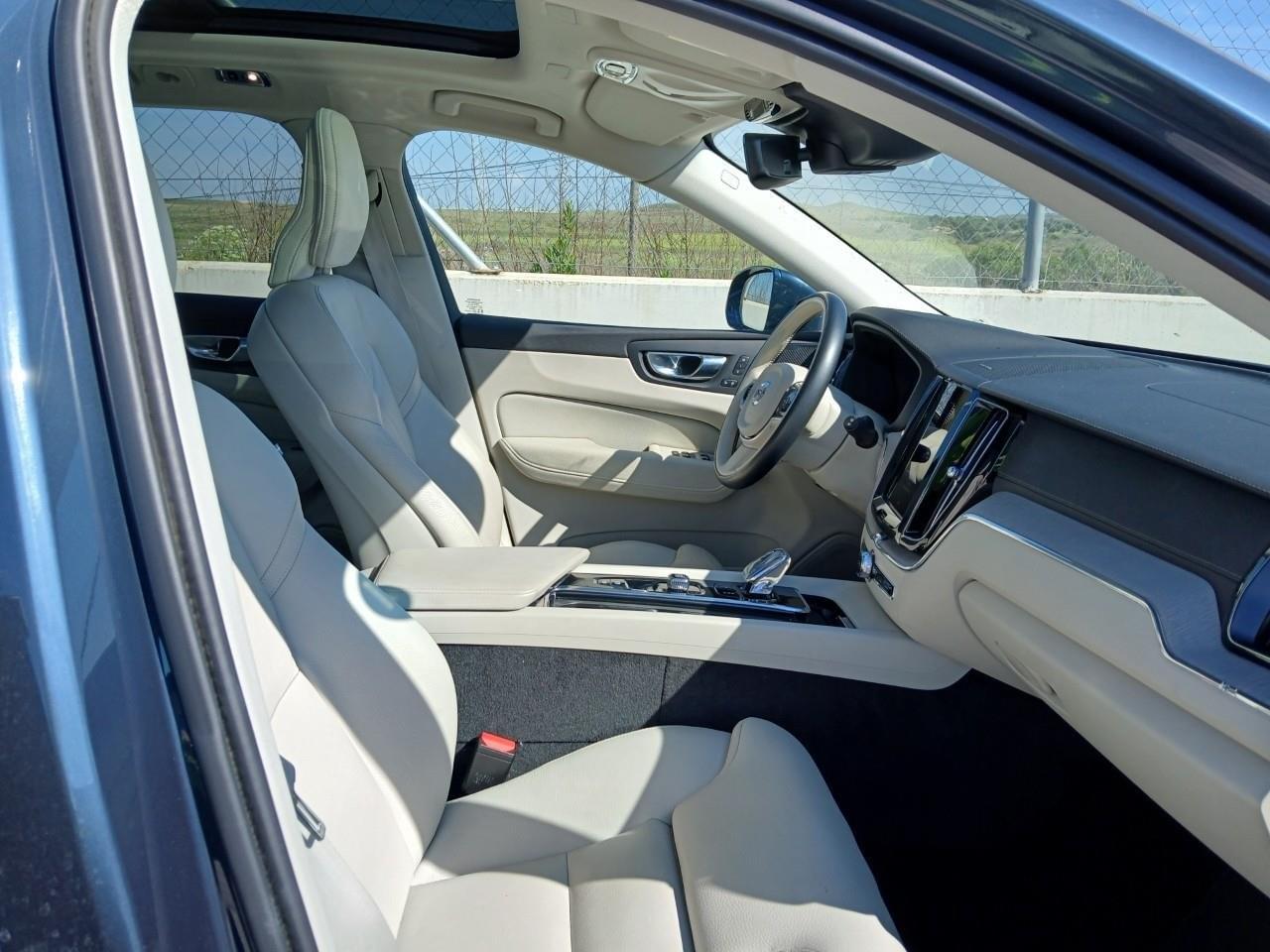 VOLVO XC60 2.0 T6 AWD RECHARGE INSCRIPTION AUTO 9 