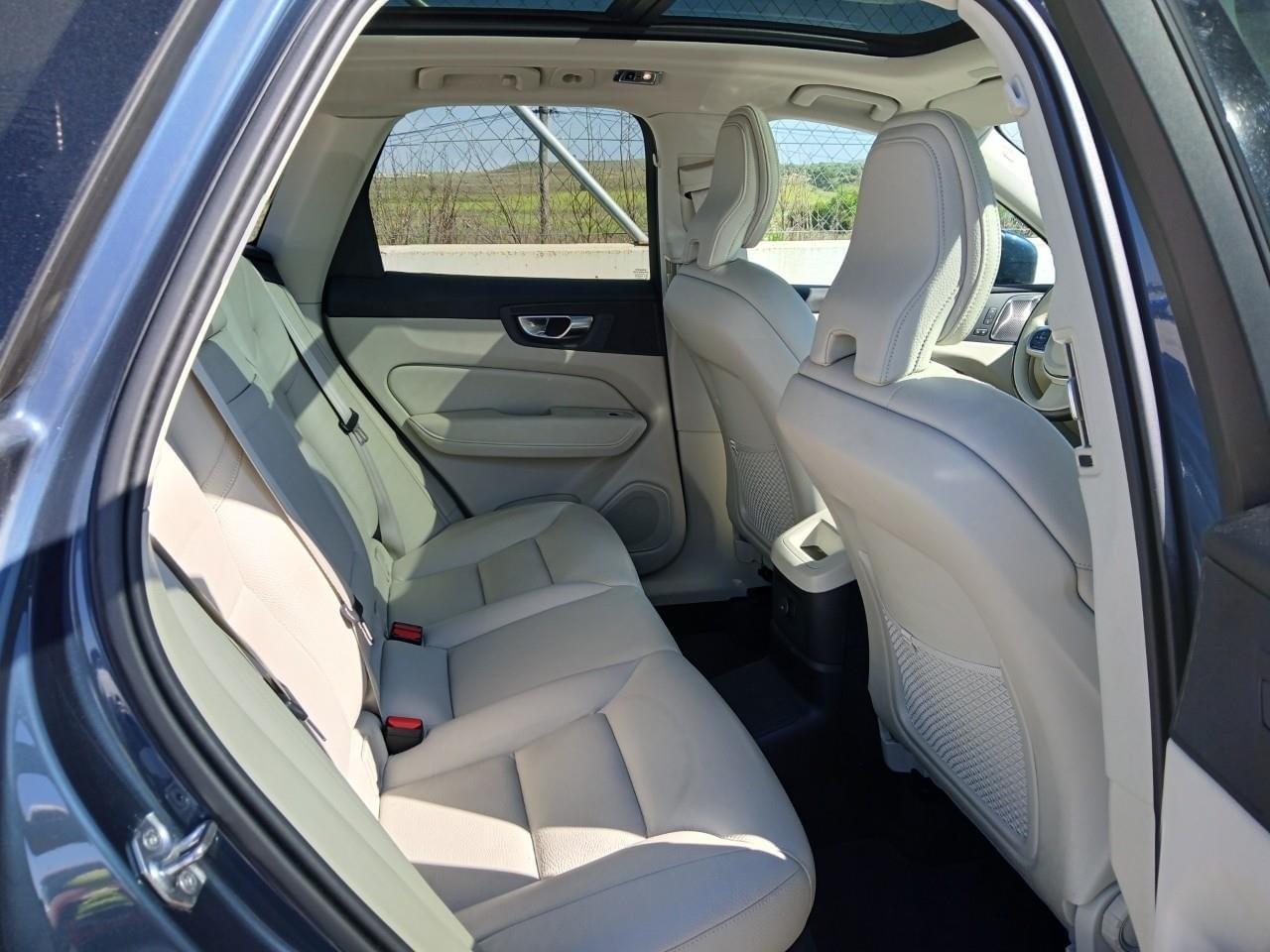 VOLVO XC60 2.0 T6 AWD RECHARGE INSCRIPTION AUTO 12 