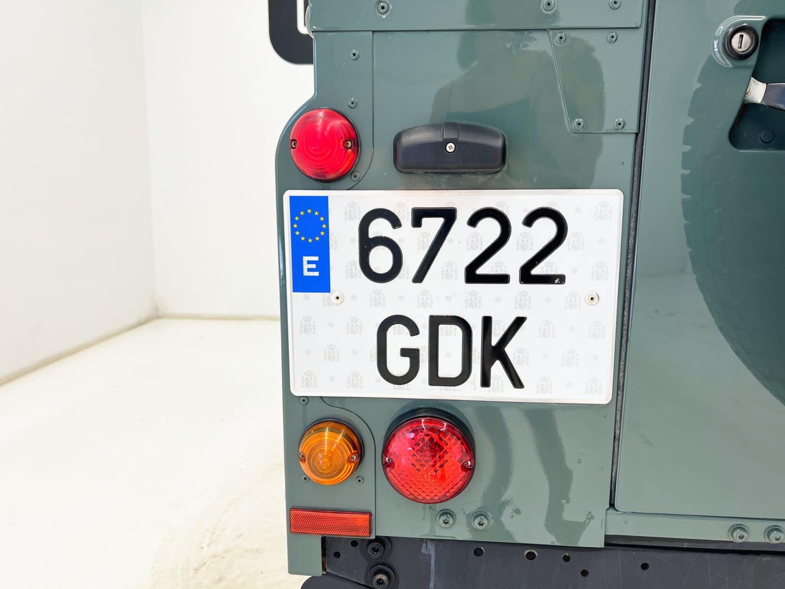 LAND ROVER DEFENDER 90 2.5TD5 SW SE 16 