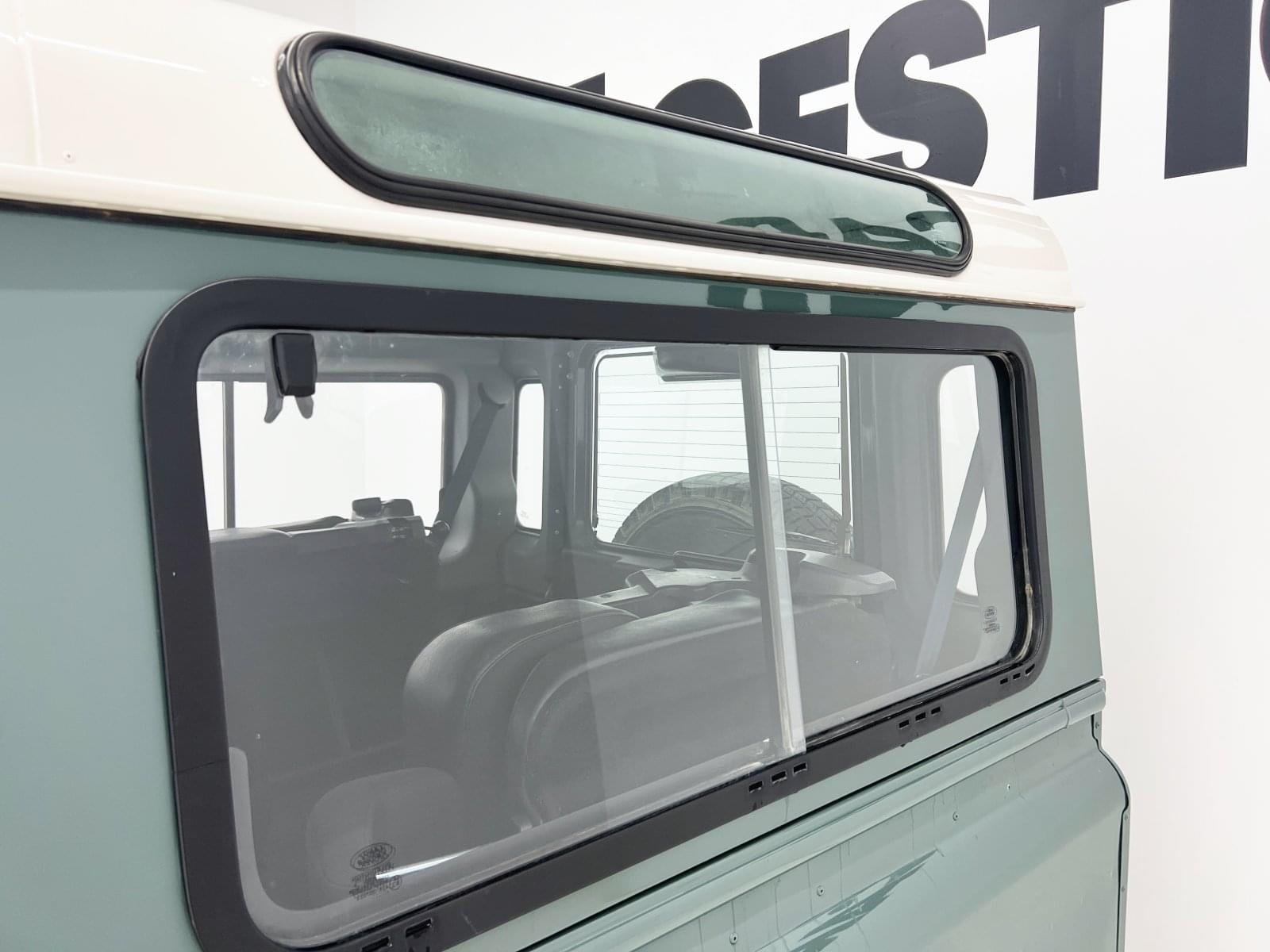 LAND ROVER DEFENDER 90 2.5TD5 SW SE 14 