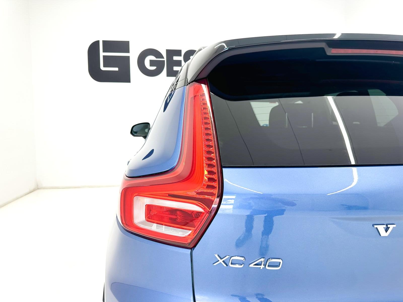 VOLVO XC40 1.5 T5 TWIN RECHARGE R-DESIGN EXP 262CV 10 