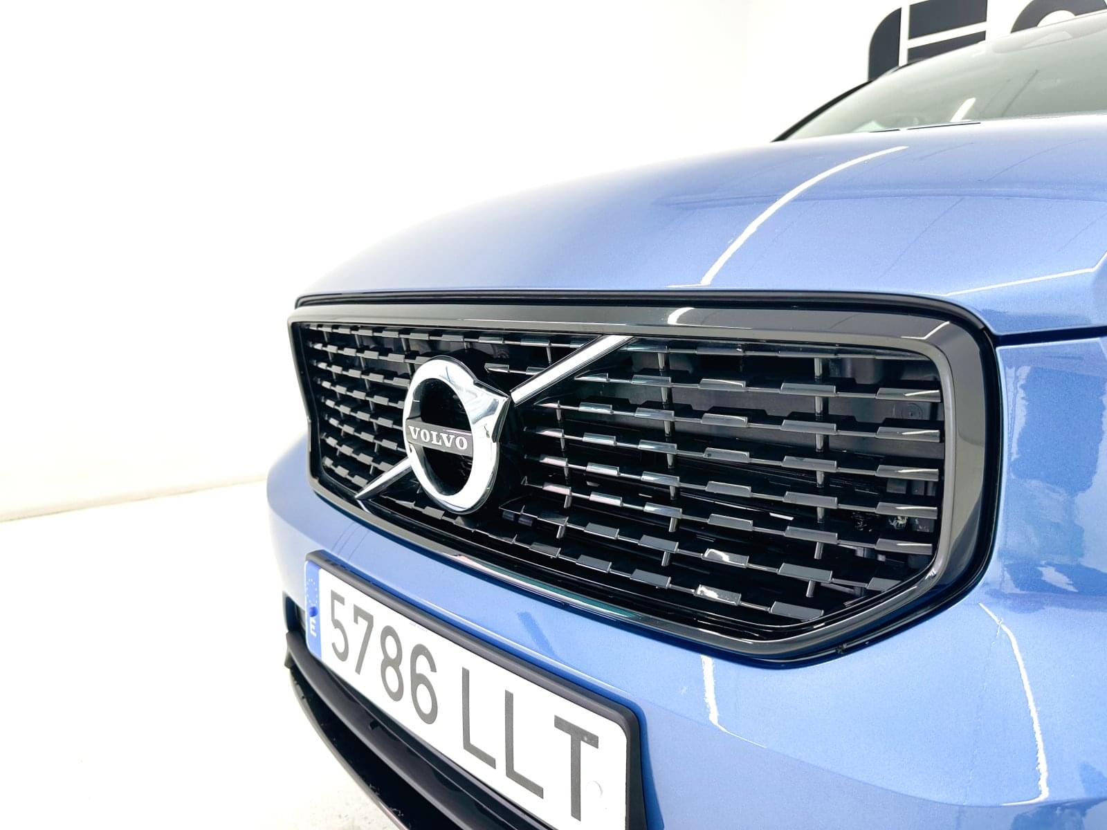 VOLVO XC40 1.5 T5 TWIN RECHARGE R-DESIGN EXP 262CV 4 