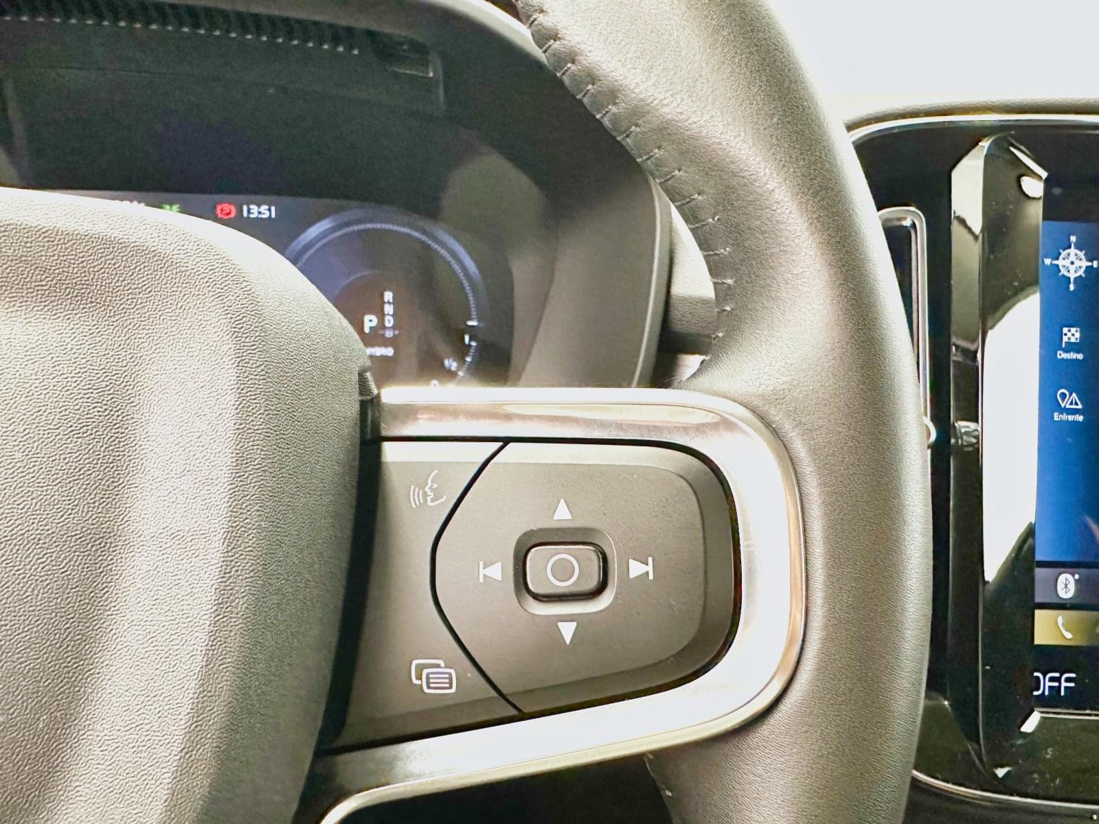 VOLVO XC40 1.5 T5 TWIN RECHARGE R-DESIGN EXP 262CV 28 
