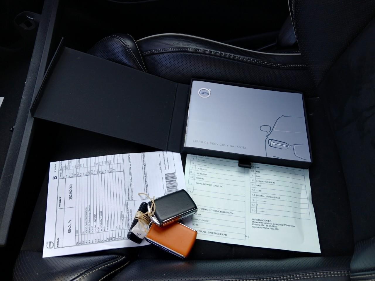 VOLVO XC90 2.0 B5 R DESIGN AWD 235CV 12 