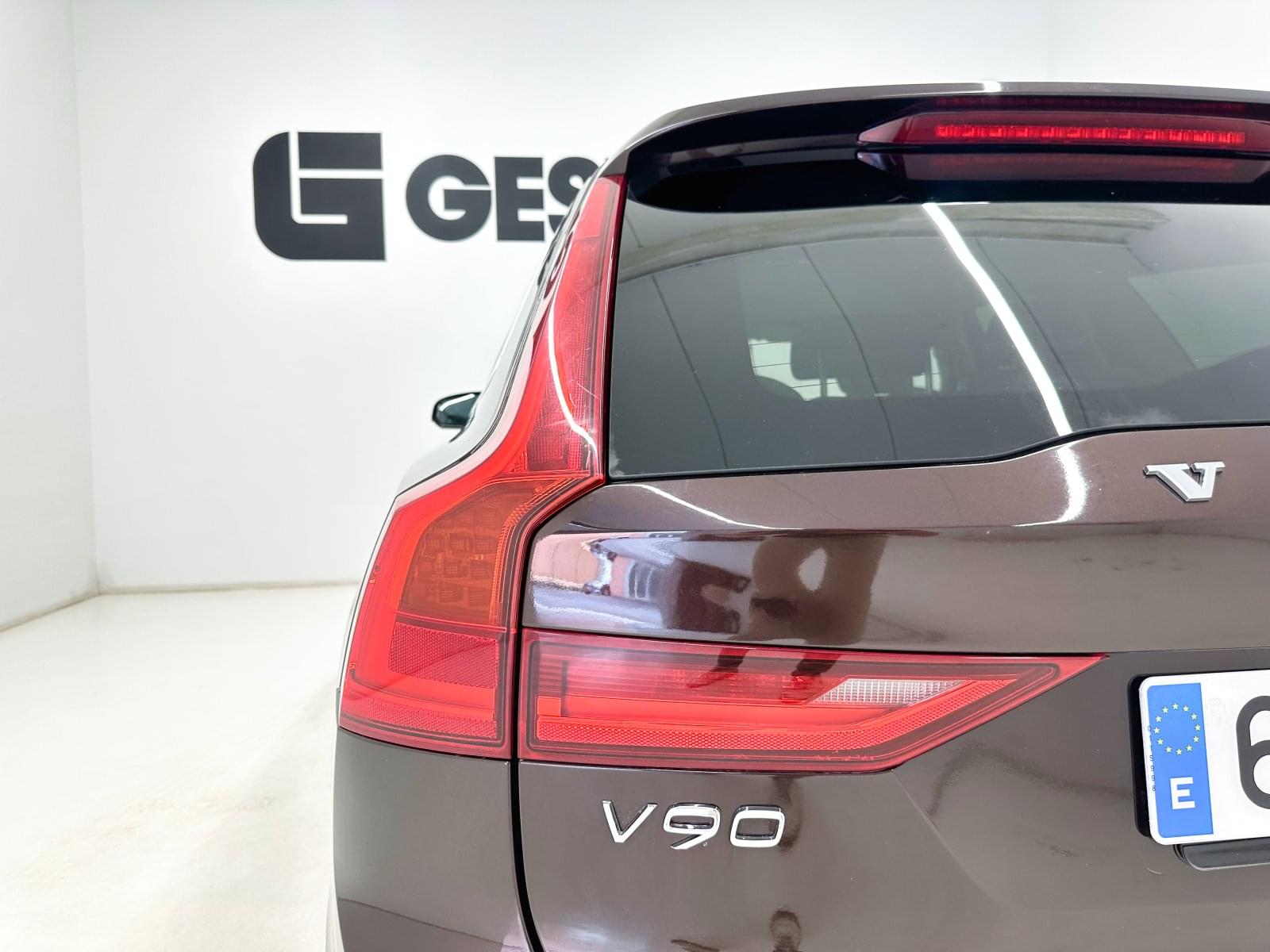 VOLVO V90 2.0 T4 Business Plus Auto 190cv 9 