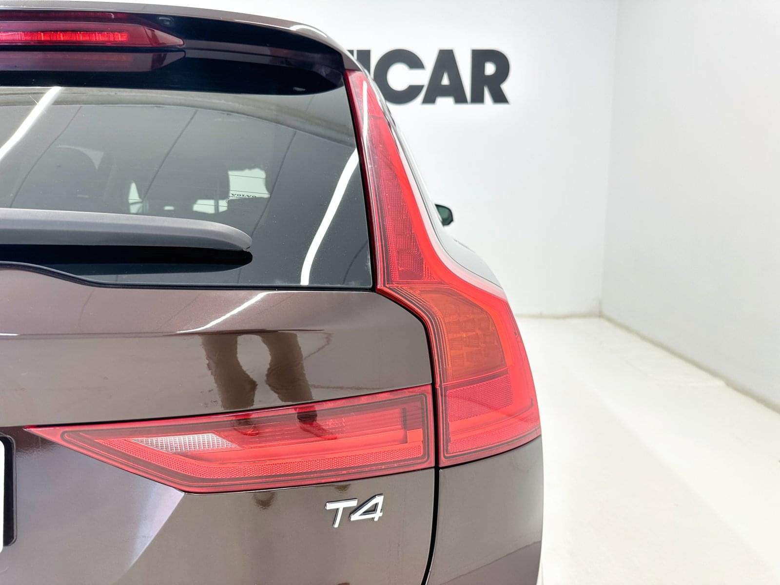 VOLVO V90 2.0 T4 Business Plus Auto 190cv 14 