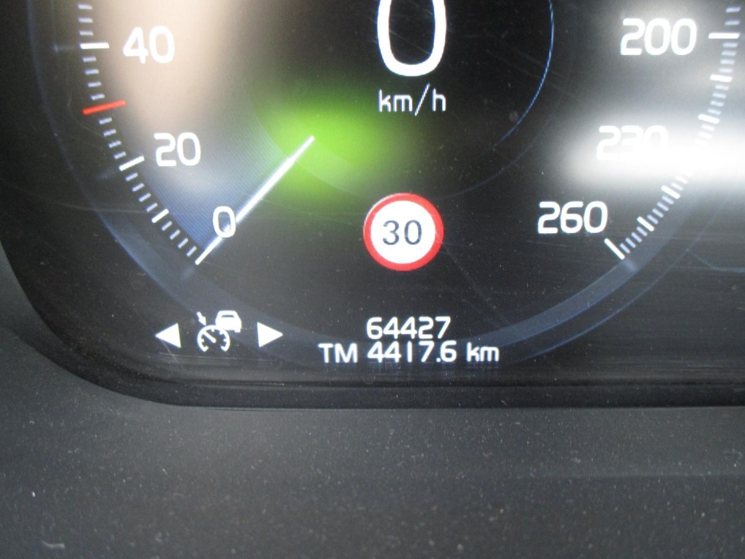 VOLVO XC60 B5 D5 AWD INSCRIPTION AUTO 9 