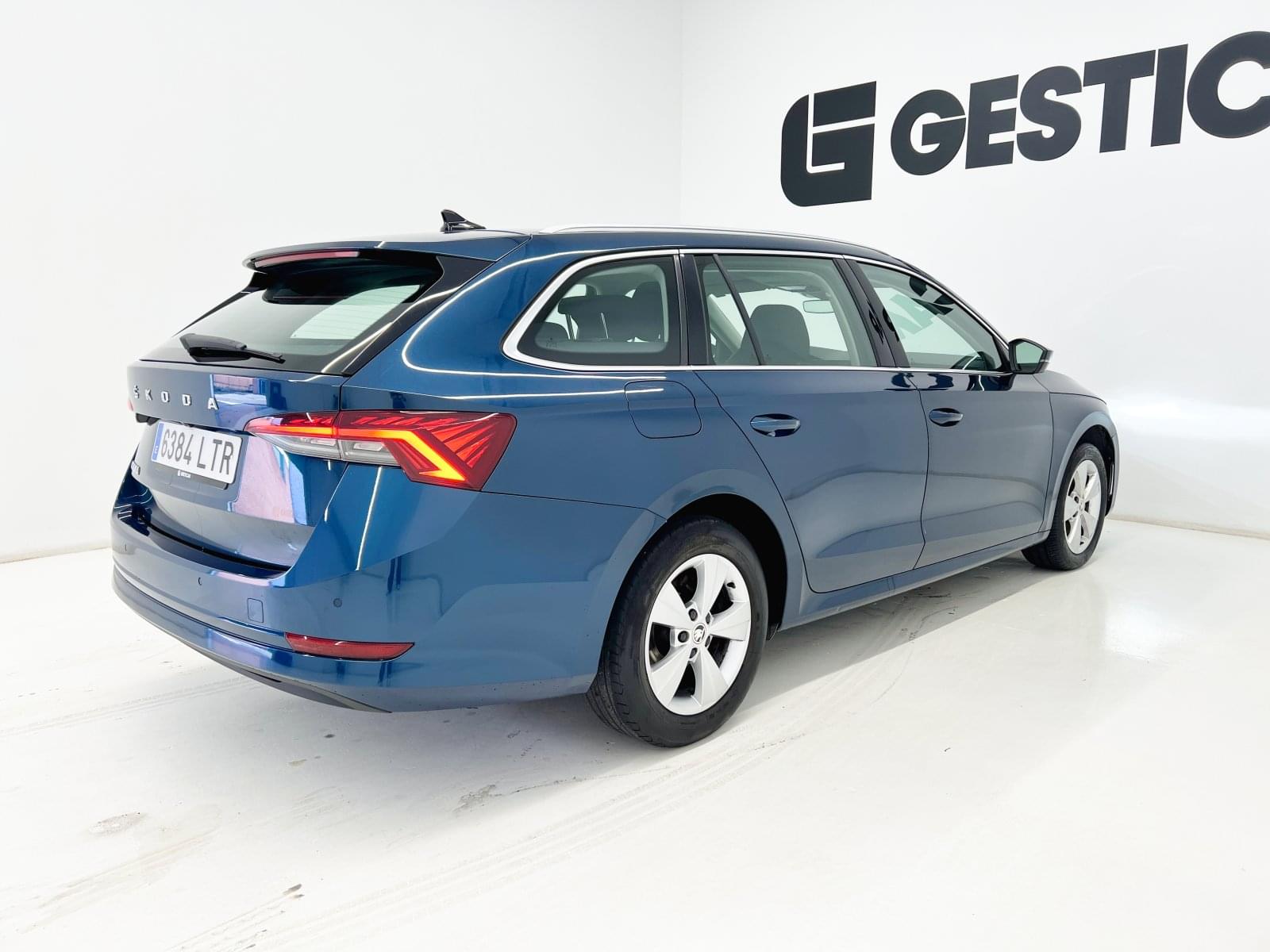 SKODA OCTAVIA COMBI 2.0 TDI 115CV MAN AMBITION 18 