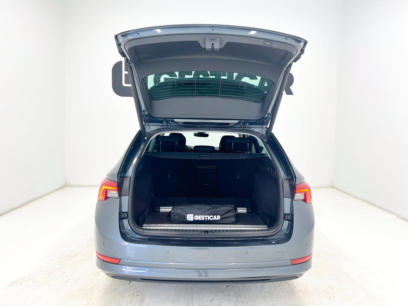 SKODA OCTAVIA COMBI 2.0 TDI 150CV  STYLE 13 