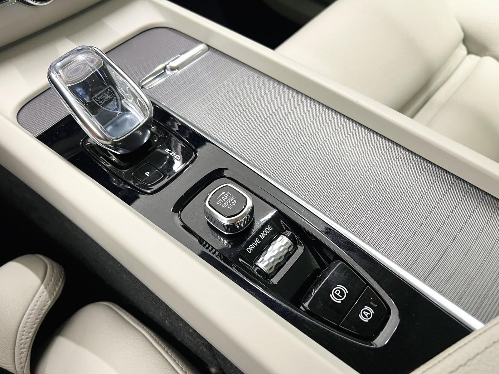 VOLVO XC60 INSCRIPTION PLUG-IN HYBRID 2.0  T8 390CV 38 