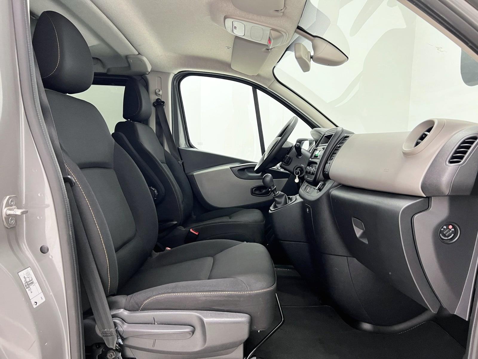RENAULT TRAFIC 1.6DCI 120CV 37 