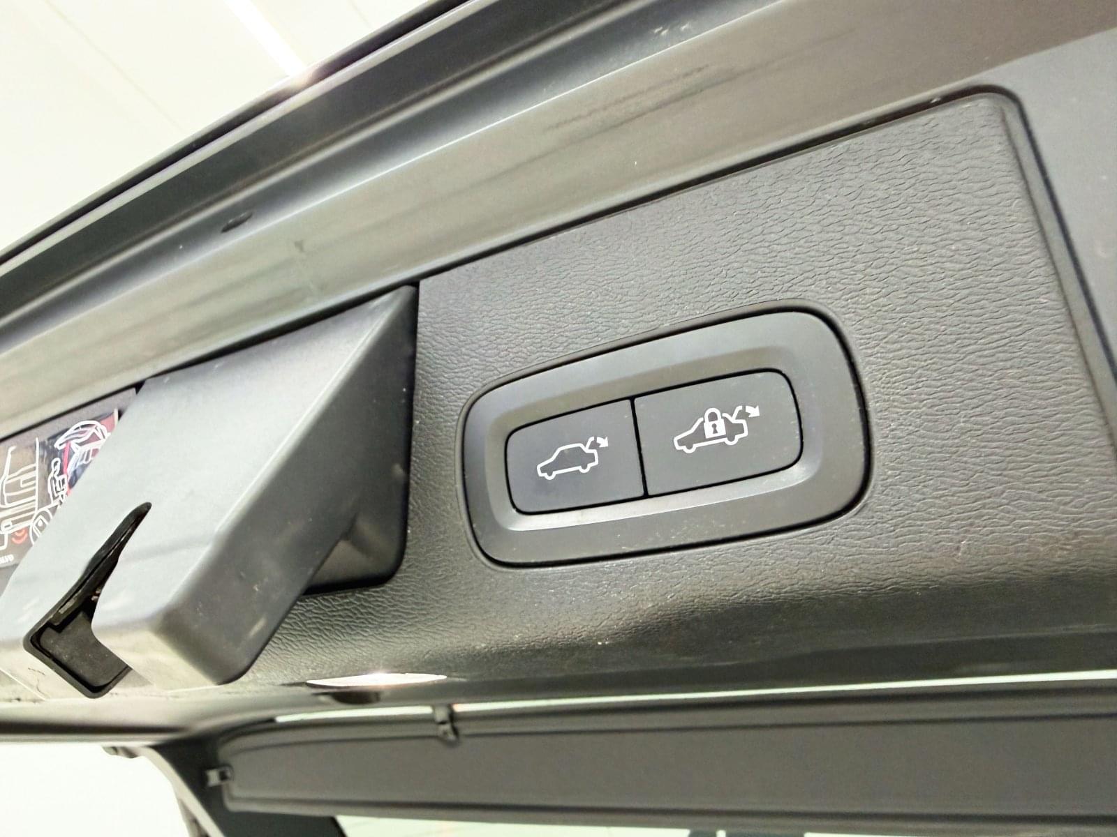 VOLVO XC60 2.0 T5 INSCRIPTION AUTO  250CV 17 