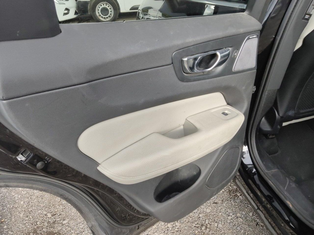 VOLVO XC60 2.0 T5 INSCRIPTION AUTO  250CV 14 