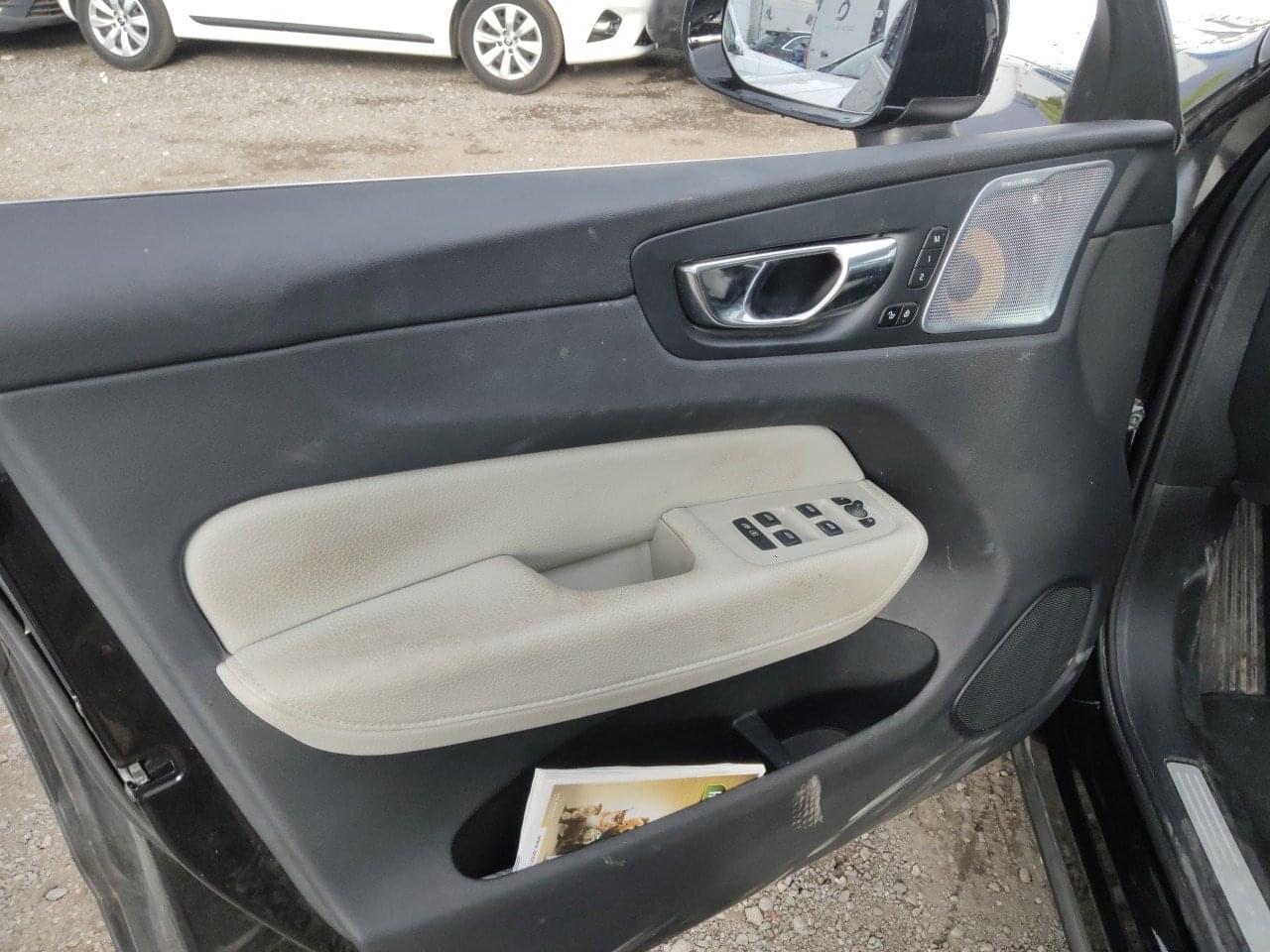 VOLVO XC60 2.0 T5 INSCRIPTION AUTO  250CV 9 