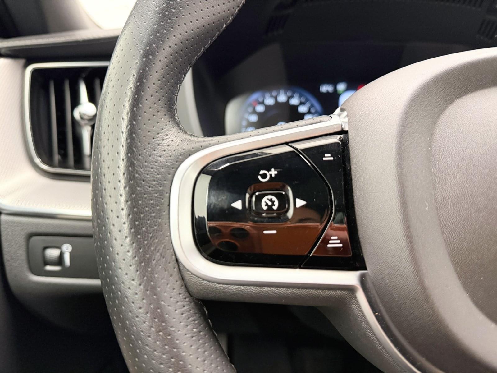 VOLVO XC60 2.0 T5 INSCRIPTION AUTO  250CV 31 