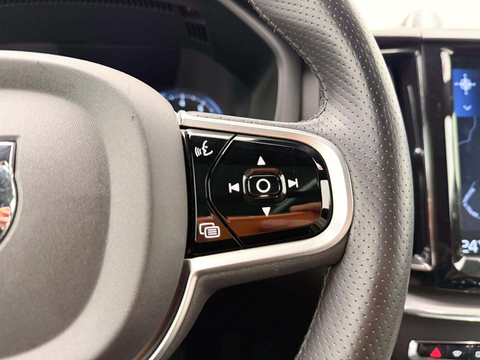 VOLVO XC60 2.0 T5 INSCRIPTION AUTO  250CV 32 