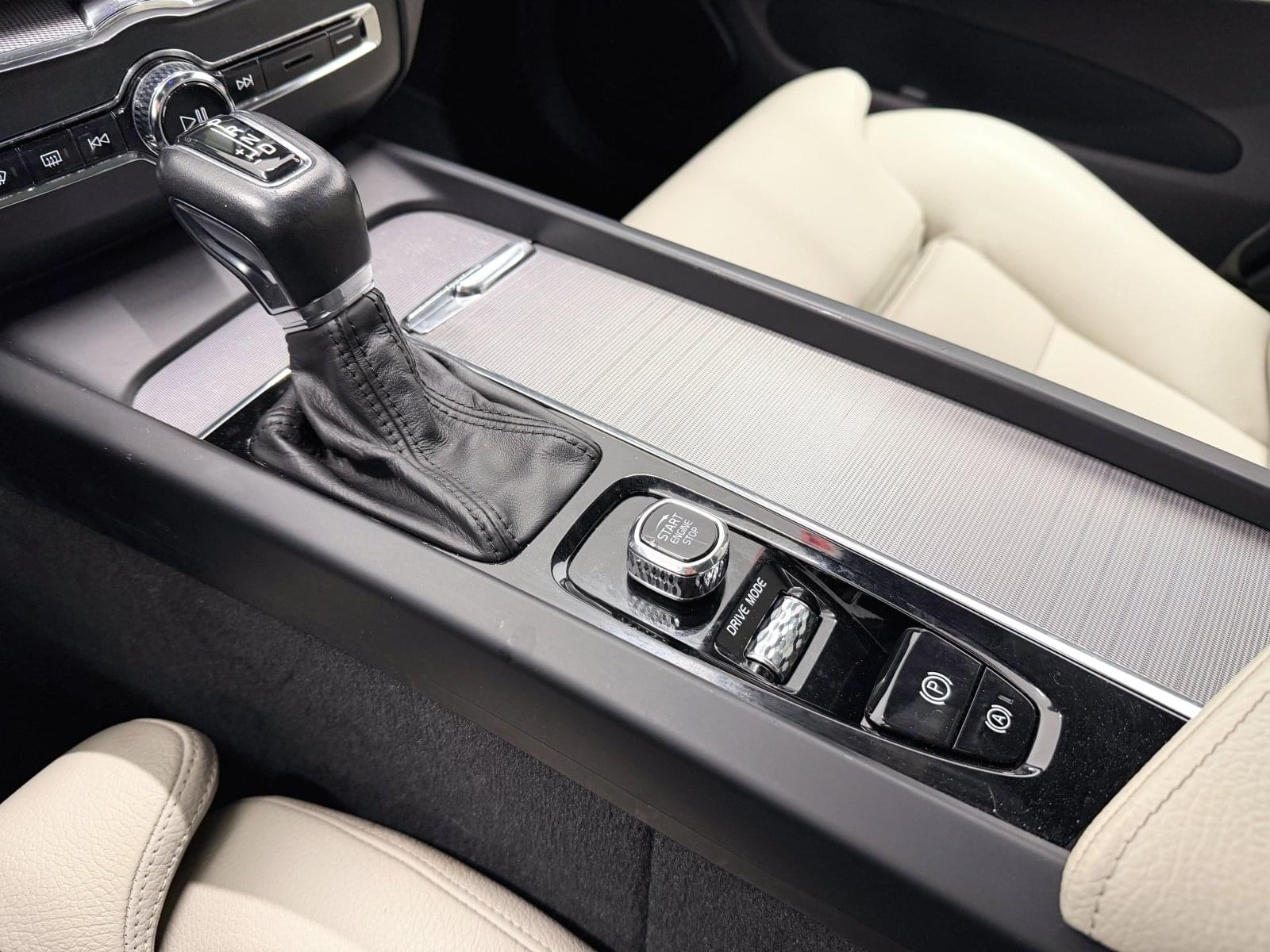 VOLVO XC60 2.0 T5 INSCRIPTION AUTO  250CV 39 