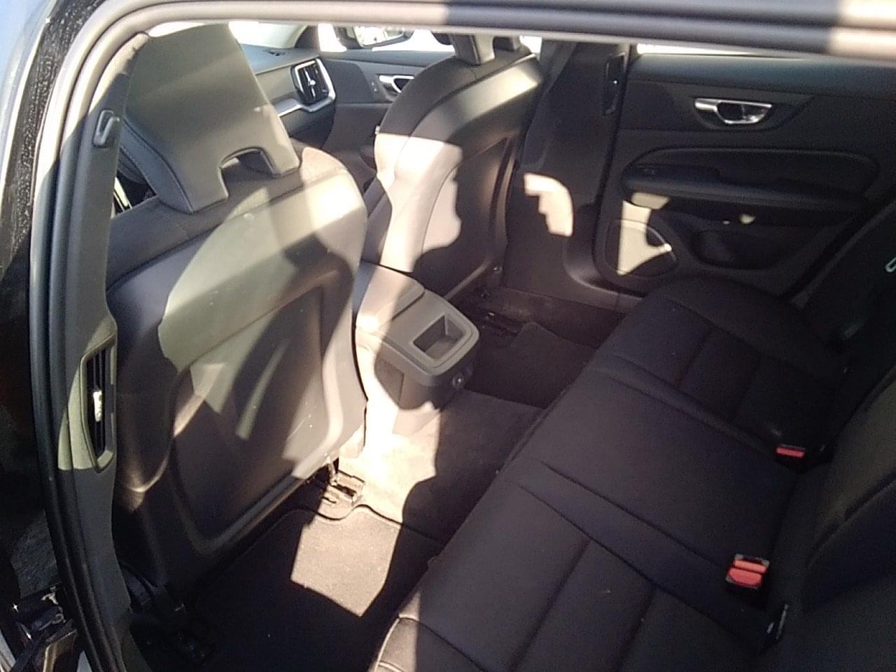VOLVO V60 2.0 B3 163 CV MOMENTUM CORE AUTO 11 