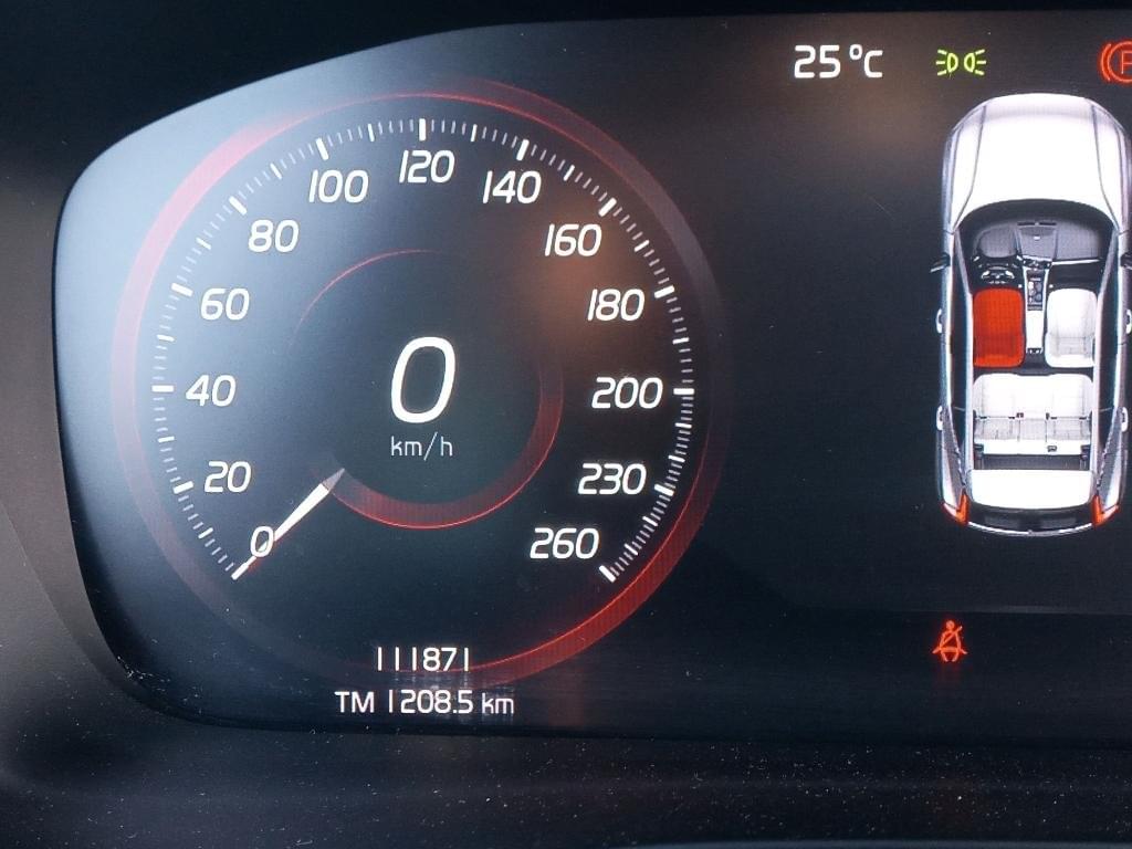 VOLVO XC40 R DESIGN 2WD 1.5 T3 155CV MT6 7 