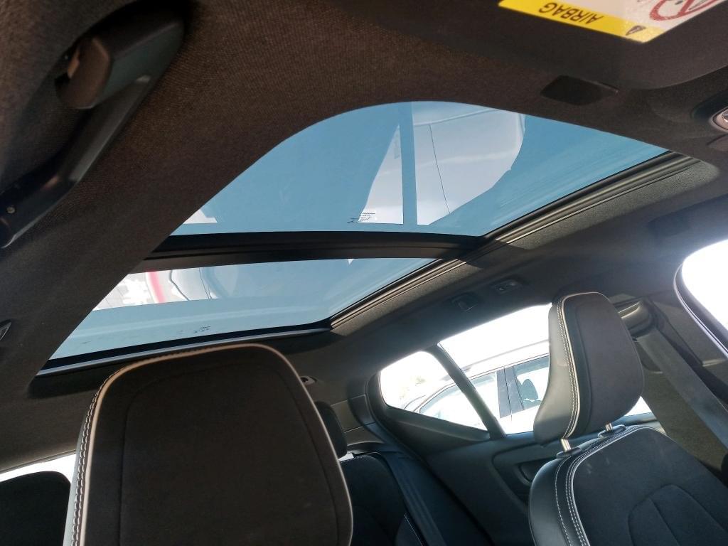 VOLVO XC40 R DESIGN 2WD 1.5 T3 155CV MT6 12 