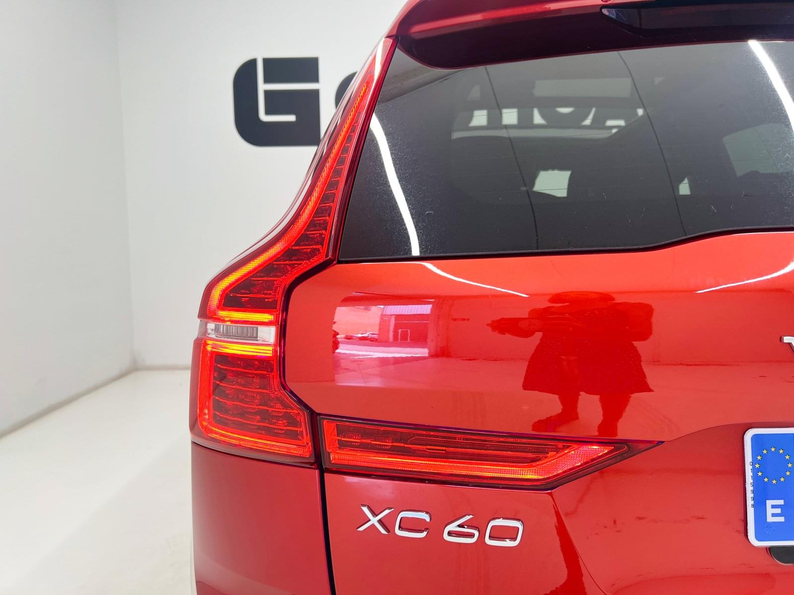 VOLVO XC60 R DESIGN AWD 2.0 B4 197CV 12 