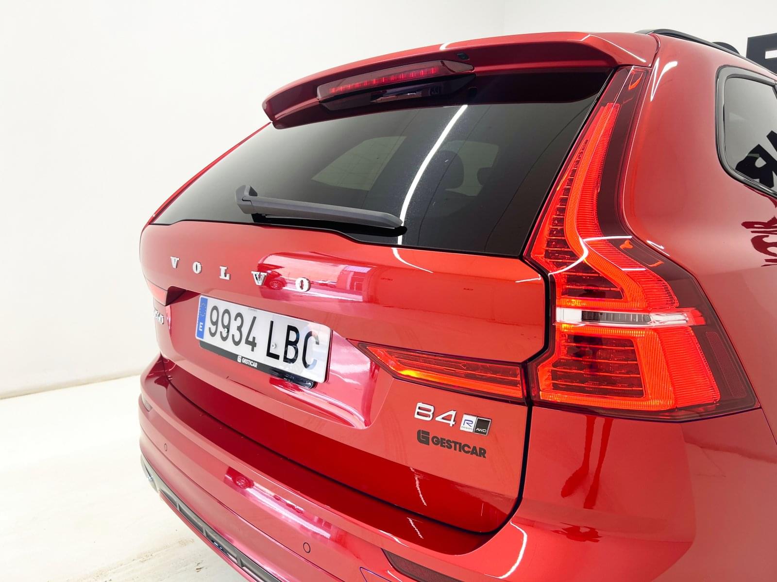 VOLVO XC60 R DESIGN AWD 2.0 B4 197CV 18 