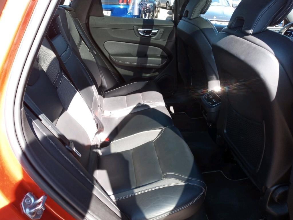 VOLVO XC60 R DESIGN AWD 2.0 B4 197CV 12 