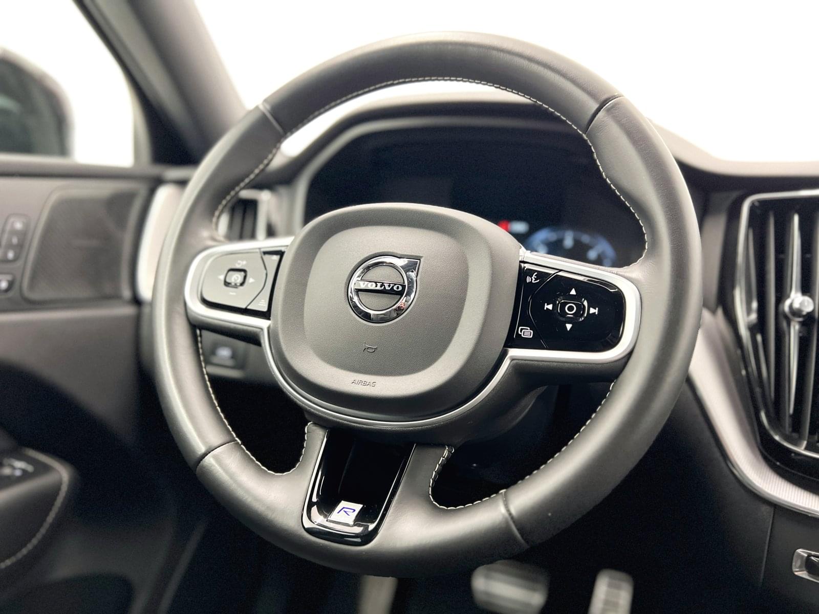 VOLVO XC60 R DESIGN AWD 2.0 B4 197CV 31 