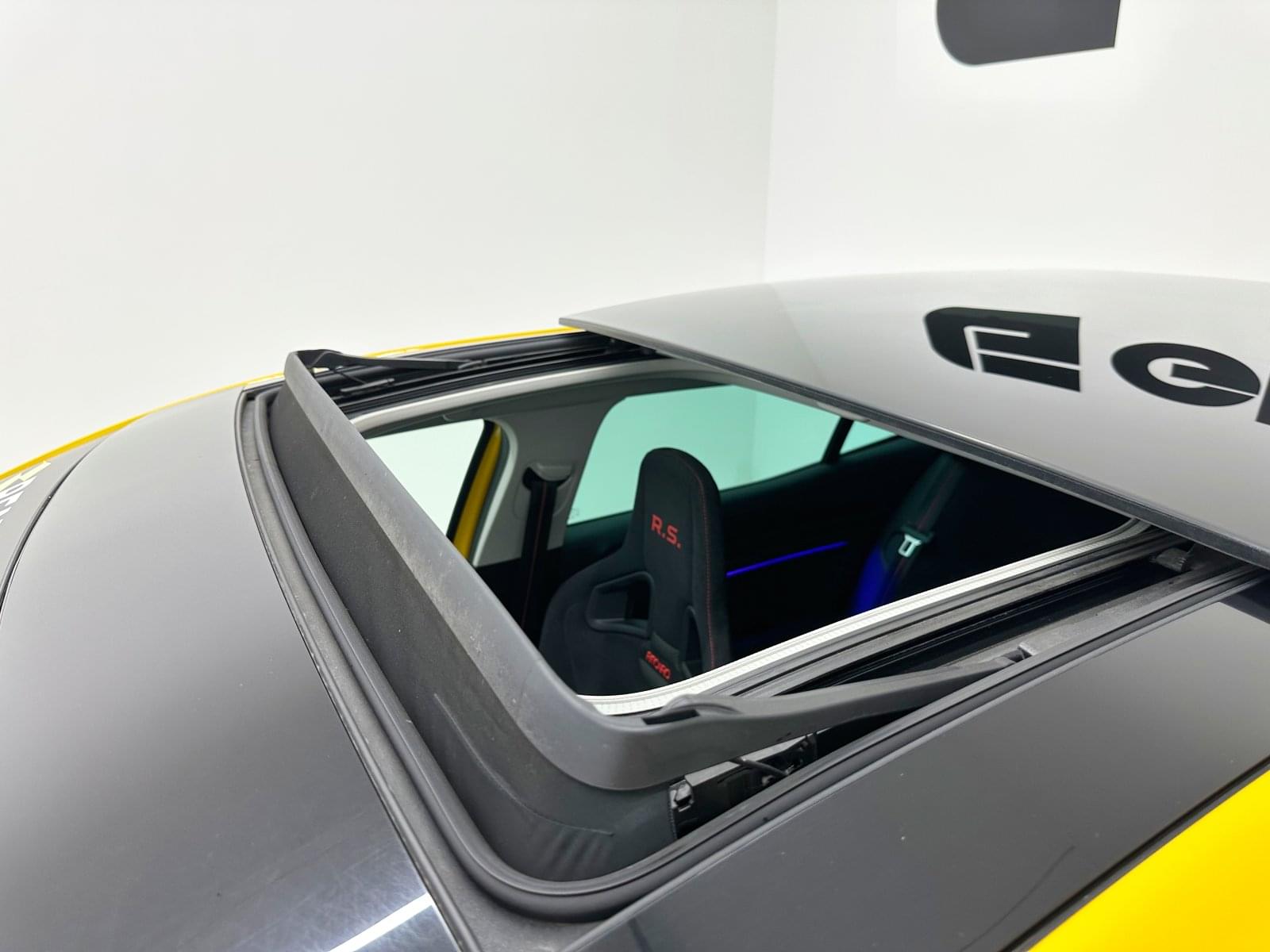 RENAULT MéGANE RS TROPHY 300CV 12 