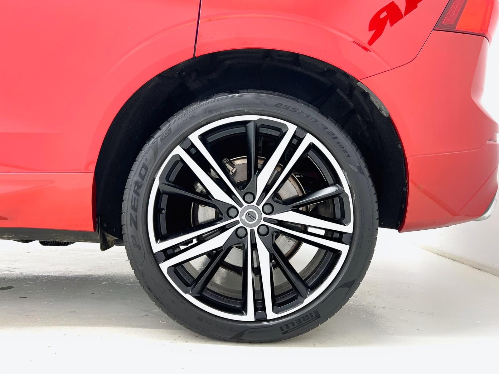 VOLVO XC60 R DESIGN AWD 2.0 B5 G 250CV AT8 23 